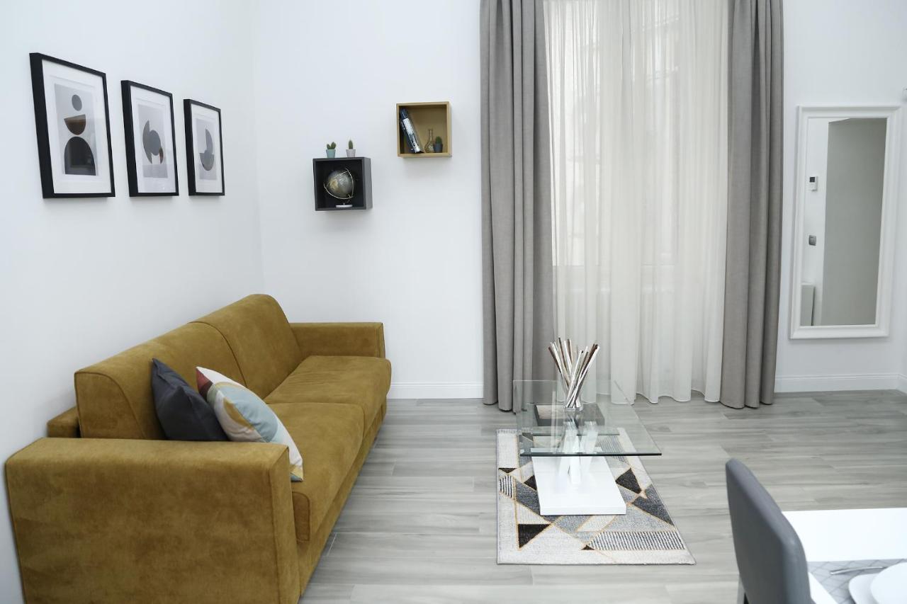 Duomo Platinum Apartments Неаполь Экстерьер фото