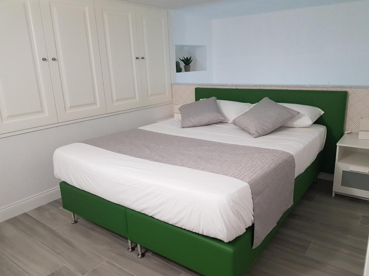 Duomo Platinum Apartments Неаполь Экстерьер фото